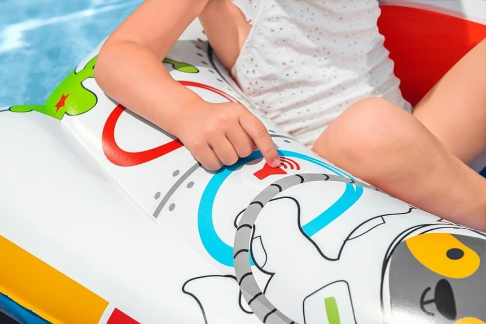 CANOTTINO BARCA NAVICELLA SPAZIALE GONFIABILE PER BAMBINI +3 ANNI CON ALTOPARLANTE 34178 in Canotti e gonfiabili galleggianti Trade Shop italia - Napoli, commercioVirtuoso.it