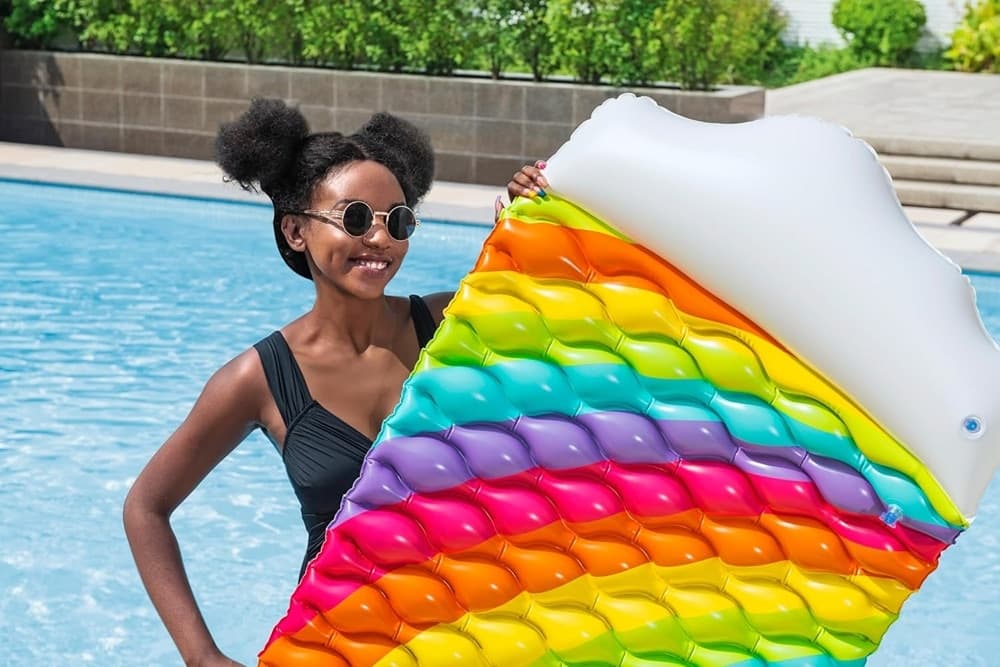 MATERASSINO ARROTOLABILE FASHION RAINBOW DREAMS ARCOBALENO CON CUSCINO FORMA NUVOLA 44107 in Spatole Trade Shop italia - Napoli, commercioVirtuoso.it