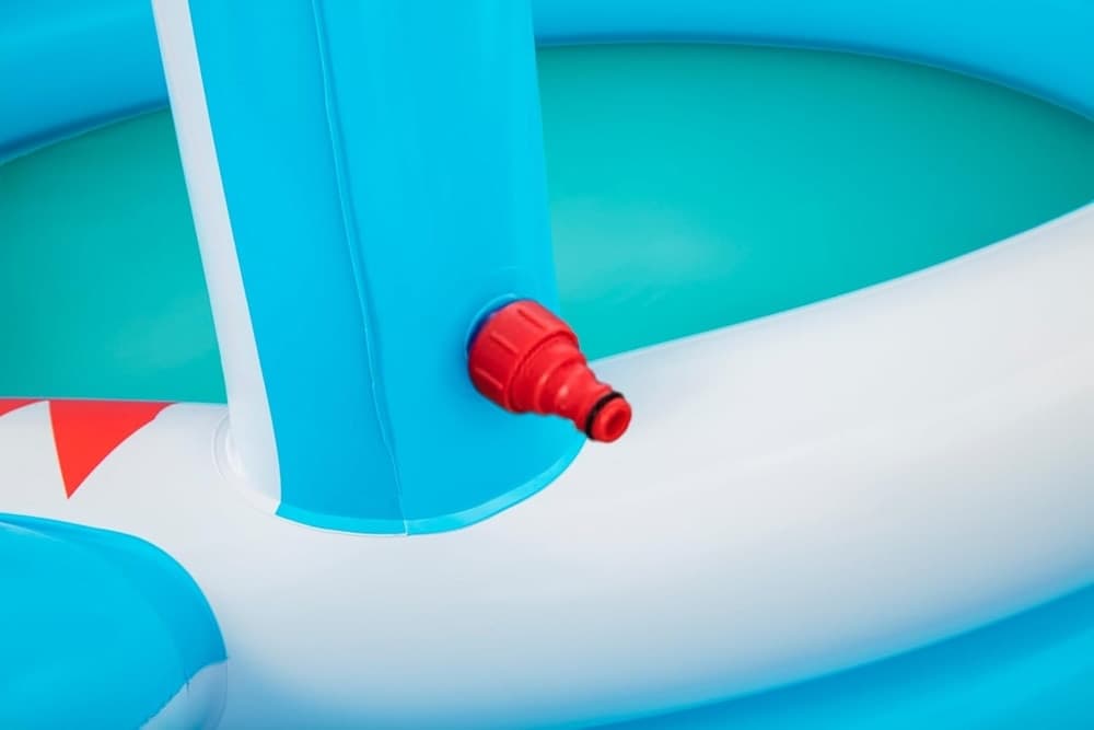 PISCINA PER BAMBINI SHARKTASTIC 2 ANELLI GRAFICA A SQUALO 163X127X92CM CON SPRUZZO 53157 in Piscinette per bambini Trade Shop italia - Napoli, commercioVirtuoso.it