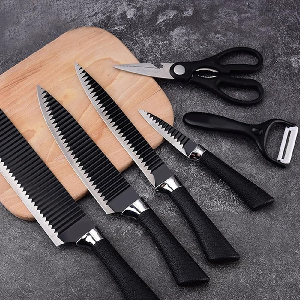 SET DI COLTELLI DA CUCINA IN ACCIAIO 6PZ MANICO IN SILICONE CON MOTIVO ONDULATO NERO in Set di coltelli da cucina Trade Shop italia - Napoli, commercioVirtuoso.it