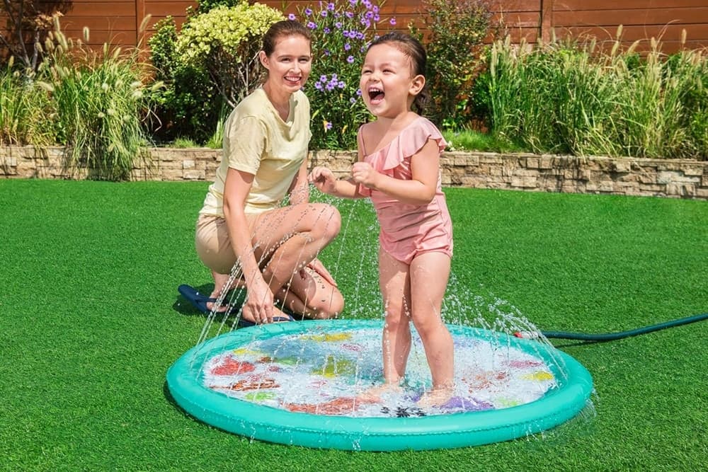 TAPPETINO GONFIABILE DINOSAURI SPRUZZI DESERT DINO DA 48"/122CM +2 ANNI GIARDINO 52698 in Spruzzini e fontanelle giocattolo Trade Shop italia - Napoli, commercioVirtuoso.it