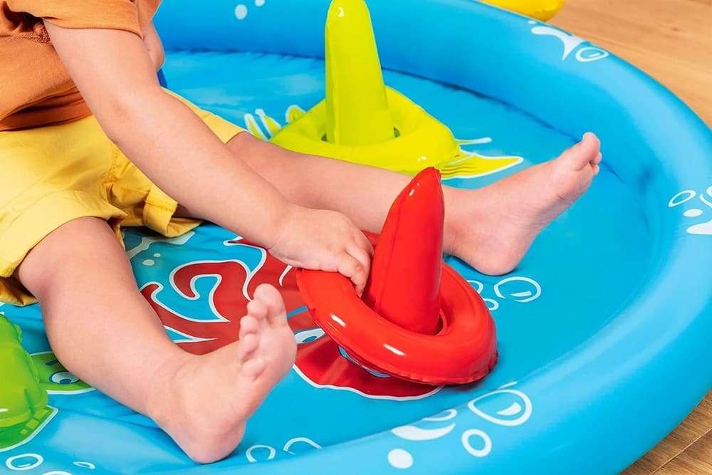 PISCINA GIOCO GONFIABILE LIL SEASHAPES CON SCHIENALE TETTO BIMBI +6 MESI GIARDINO 52568 in Piscinette per bambini Trade Shop italia - Napoli, commercioVirtuoso.it