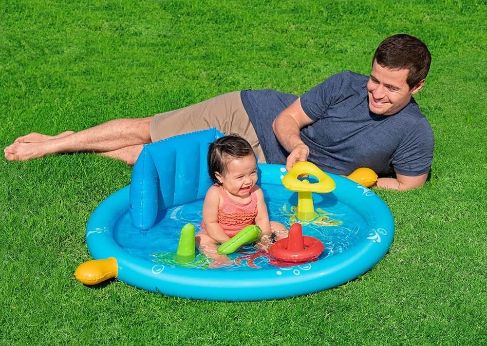 PISCINA GIOCO GONFIABILE LIL SEASHAPES CON SCHIENALE TETTO BIMBI +6 MESI GIARDINO 52568 in Piscinette per bambini Trade Shop italia - Napoli, commercioVirtuoso.it