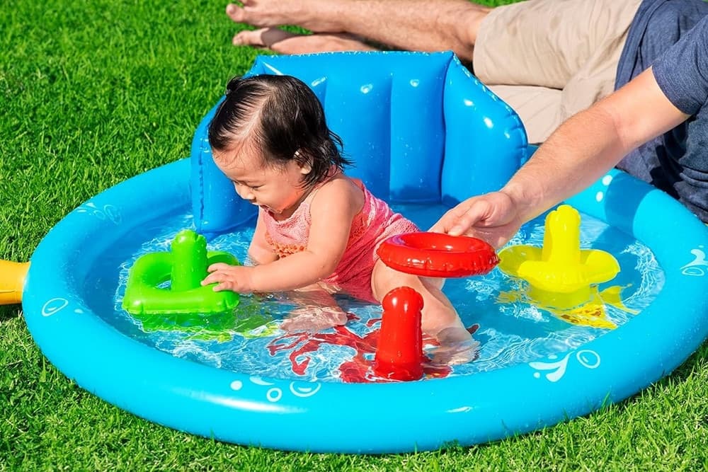 PISCINA GIOCO GONFIABILE LIL SEASHAPES CON SCHIENALE TETTO BIMBI +6 MESI GIARDINO 52568 in Piscinette per bambini Trade Shop italia - Napoli, commercioVirtuoso.it
