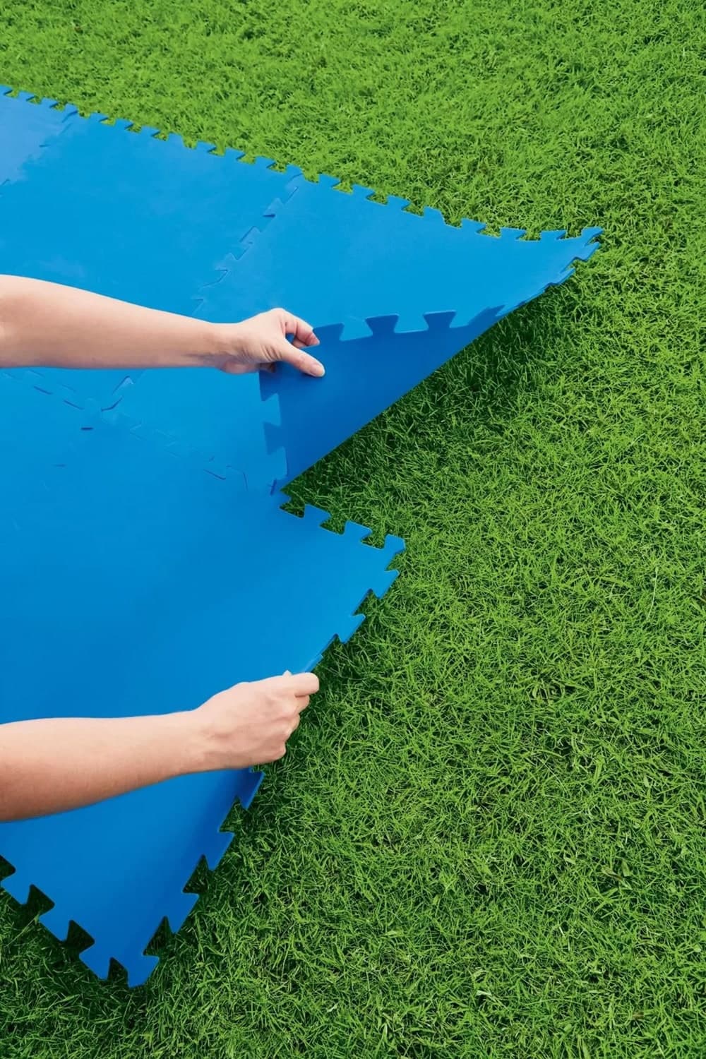 TAPPETO PIASTRELLE BASE SOTTO PISCINA COMPONIBILE PROTETTIVO DA 50X50 CM BLU 58220 in Teli sotto piscine fuoriterra Trade Shop italia - Napoli, commercioVirtuoso.it