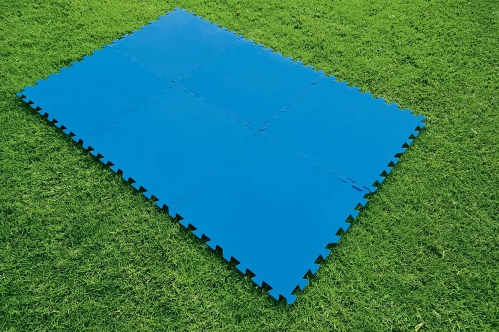 TAPPETO PIASTRELLE BASE SOTTO PISCINA COMPONIBILE PROTETTIVO DA 50X50 CM BLU 58220 in Teli sotto piscine fuoriterra Trade Shop italia - Napoli, commercioVirtuoso.it