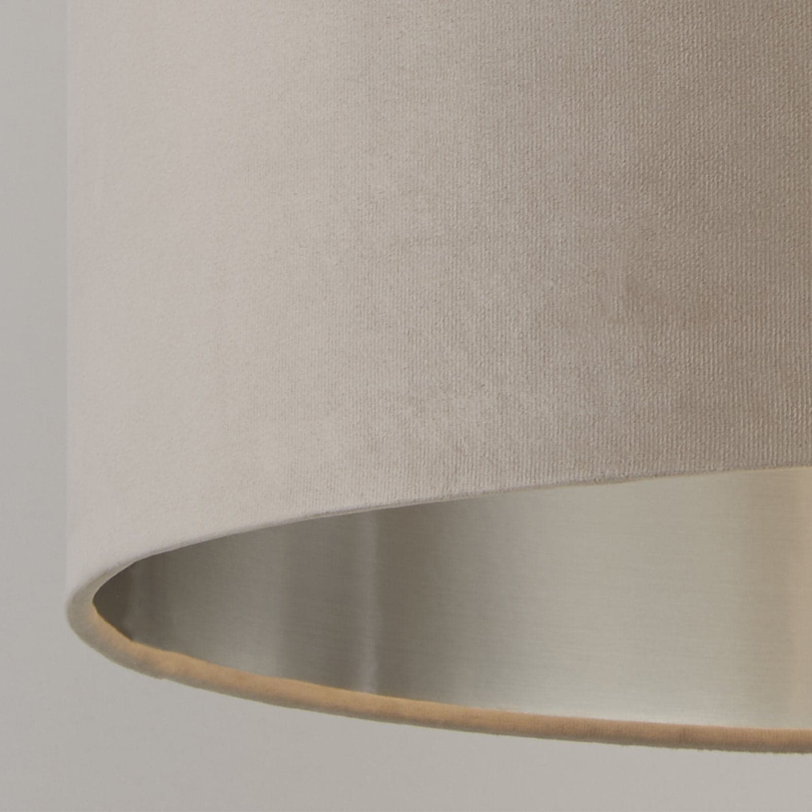 Sospensione Contemporanea Tamburo Tessuto Argento Tortora 1 Luce D38Cm in Lampade a sospensione LuceArt - Montecorvino Pugliano, commercioVirtuoso.it