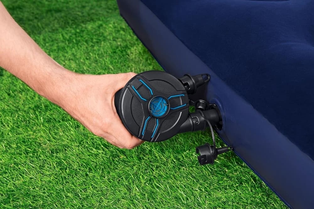 POMPA DI GONFIAGGIO ELETTRICA POWERTOUCH A BATTERIE CON 3 ADATTATORI 12X11X10CM 62254 in Pompe elettriche Trade Shop italia - Napoli, commercioVirtuoso.it