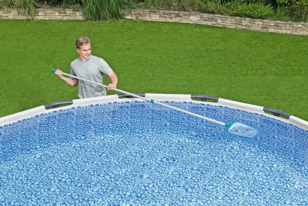 KIT PER PULIZIA DELLA PISCINA AQUACLEAN COMPATIBILE CON POMPE DA 2.006 L/H 58234 in Aspiratori a mano Trade Shop italia - Napoli, commercioVirtuoso.it