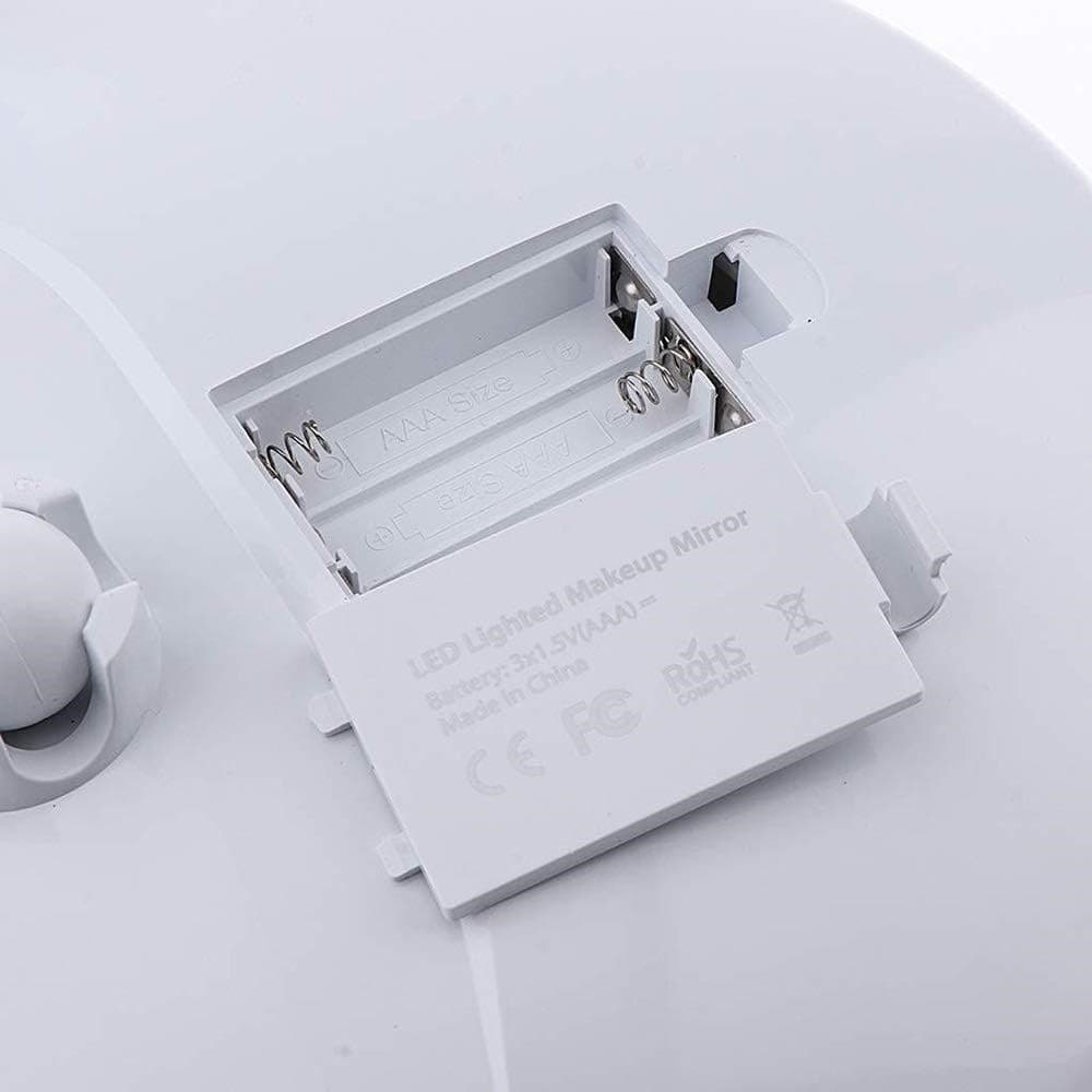 SPECCHIO PER TRUCCO INGRANDIMENTO 10X LED ROTAZIONE A 360° VENTOSA TUBO METALLO ROTONDO in Specchi da tavolo Trade Shop italia - Napoli, commercioVirtuoso.it