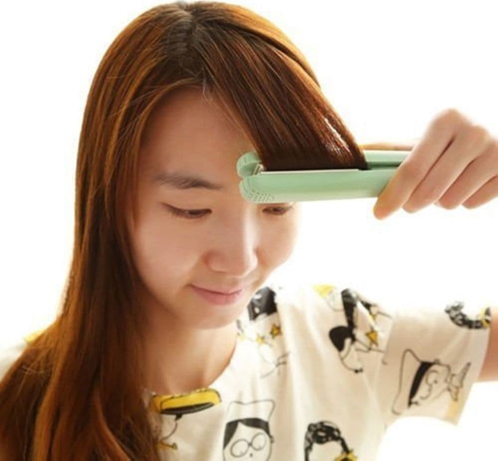 MINI PIASTRA PER CAPELLI PORTATILE PROFESSIONALE CON CONTENITORE PLASTICA PER DONNE RAGAZZE in Piastre per capelli Trade Shop italia - Napoli, commercioVirtuoso.it