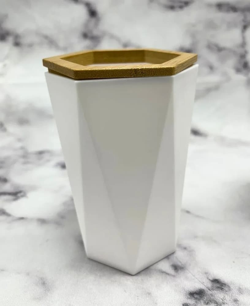 BICCHIERE PORTA SPAZZOLINI A CILINDRO ESAGONALE GEOMETRICO BIANCO LEGNO DA BAGNO 10837 in Porta spazzolini Trade Shop italia - Napoli, commercioVirtuoso.it