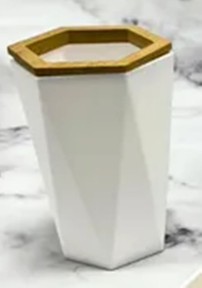 BICCHIERE PORTA SPAZZOLINI A CILINDRO ESAGONALE GEOMETRICO BIANCO LEGNO DA BAGNO 10837 in Porta spazzolini Trade Shop italia - Napoli, commercioVirtuoso.it