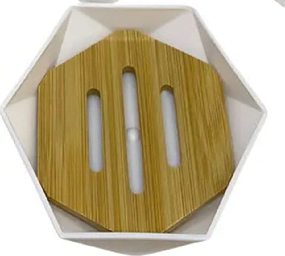 PIATTINO PORTA SAPONE SAPONETTA FORMA ESAGONALE GEOMETRICO BIANCO LEGNO DA BAGNO 10838 in Portasapone Trade Shop italia - Napoli, commercioVirtuoso.it