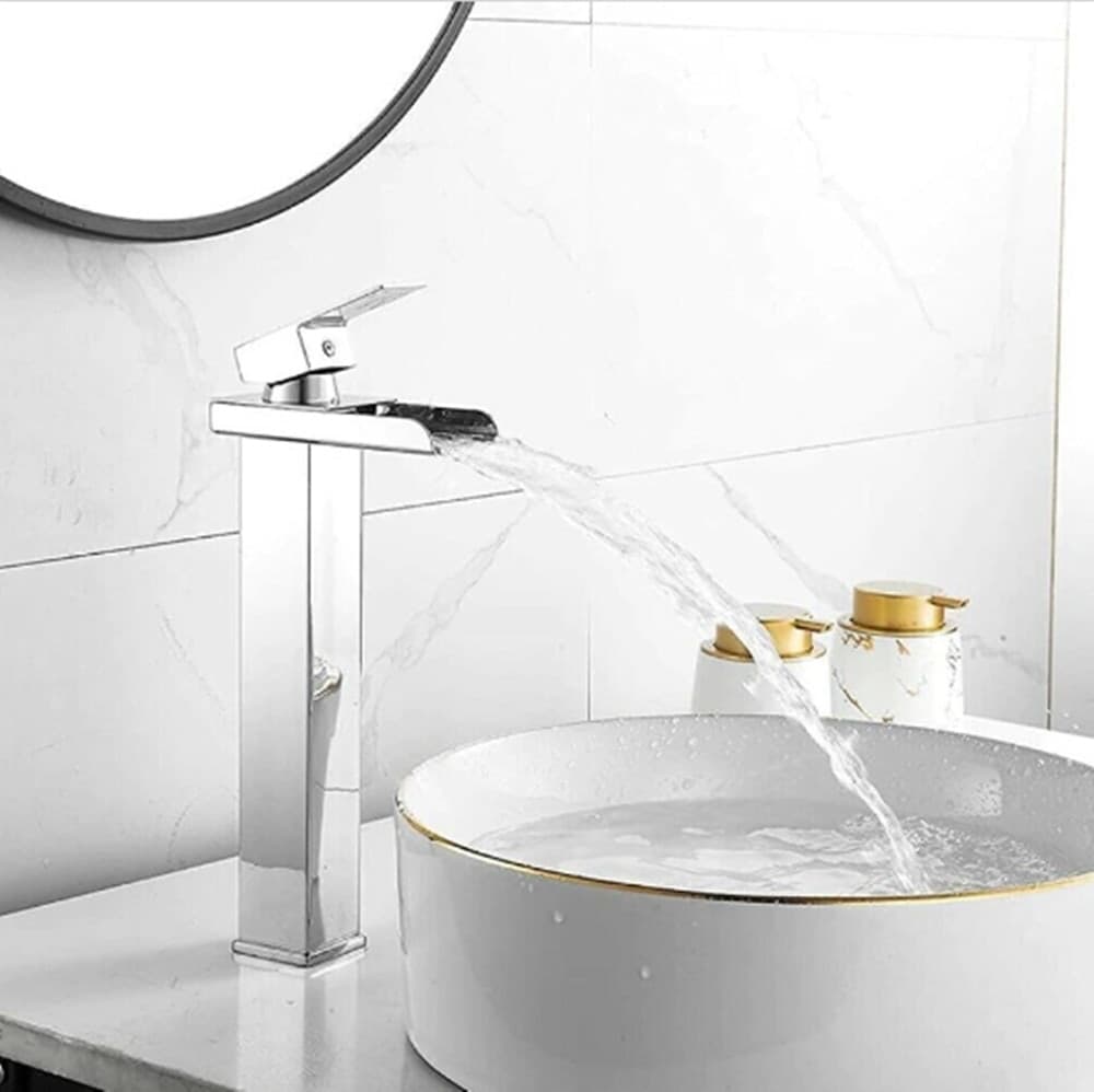 RUBINETTO MISCELATORE PER LAVABO BAGNO A CASCATA CON PILETTA ACCIAIO CROMATO 87397 in Rubinetti per lavandini bagno Trade Shop italia - Napoli, commercioVirtuoso.it