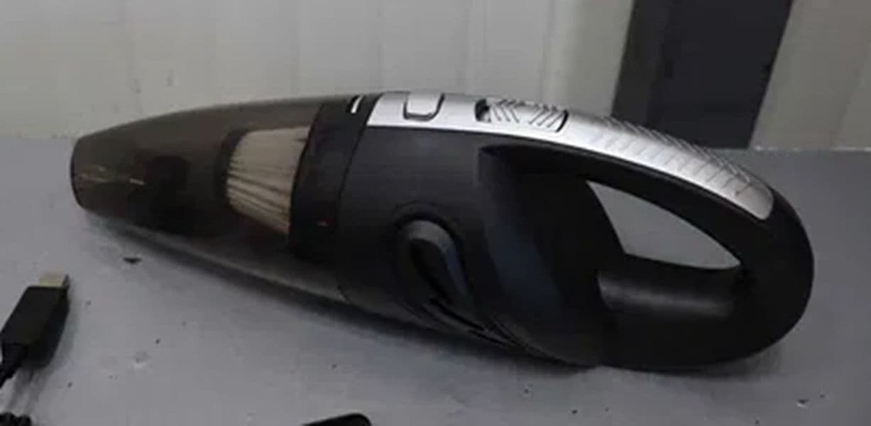 ASPIRAPOLVERE PER AUTO CASA SENZA FILI PORTATILE CON ASPIRAZIONE POTENTE RICARICA RAPIDA in Aspirabriciole e aspirapolvere portatili Trade Shop italia - Napoli, commercioVirtuoso.it