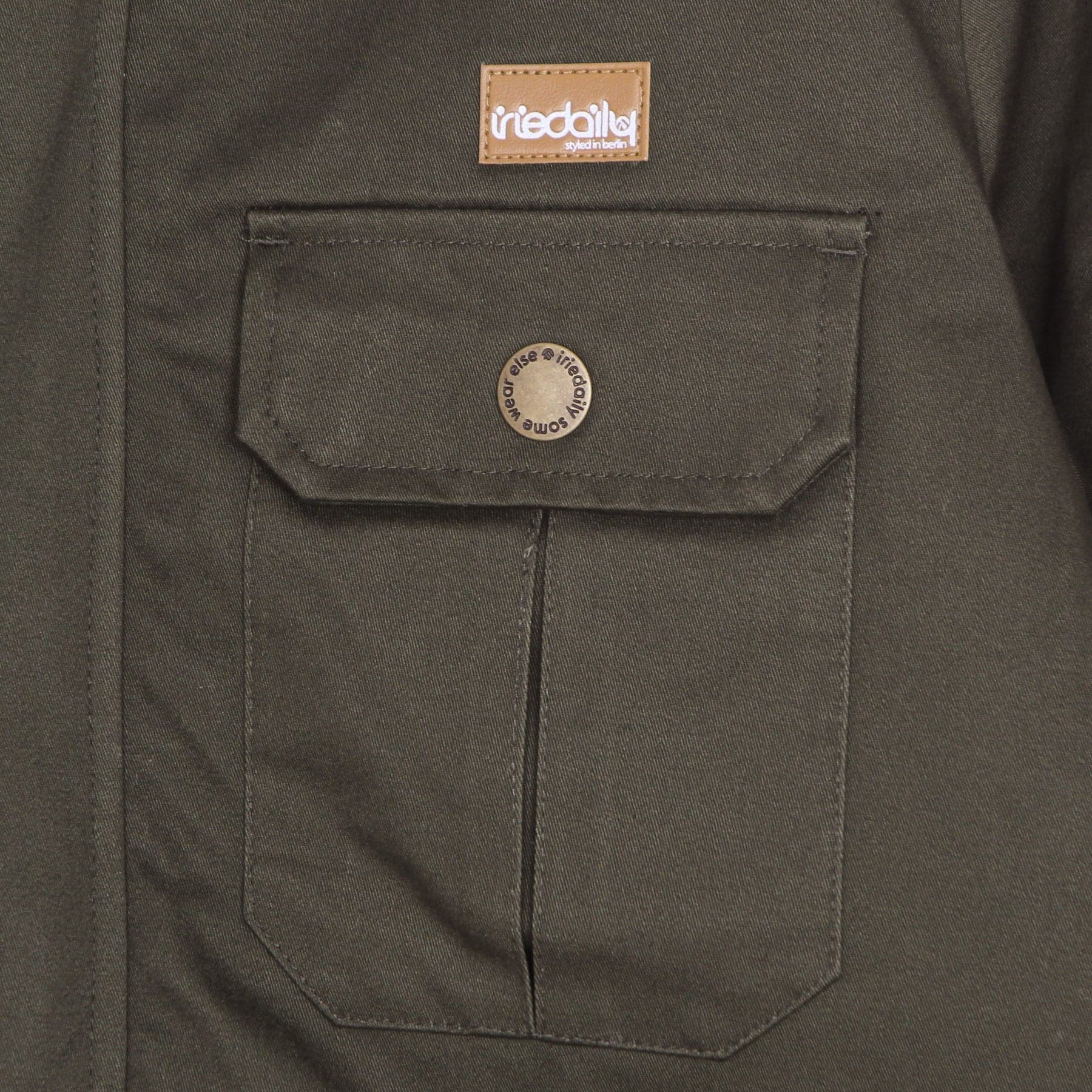 IRIEDAILY Giaccone Uomo Wonderer Parka Night Olive da uomo in Giacche Drestige - Casamassima, commercioVirtuoso.it