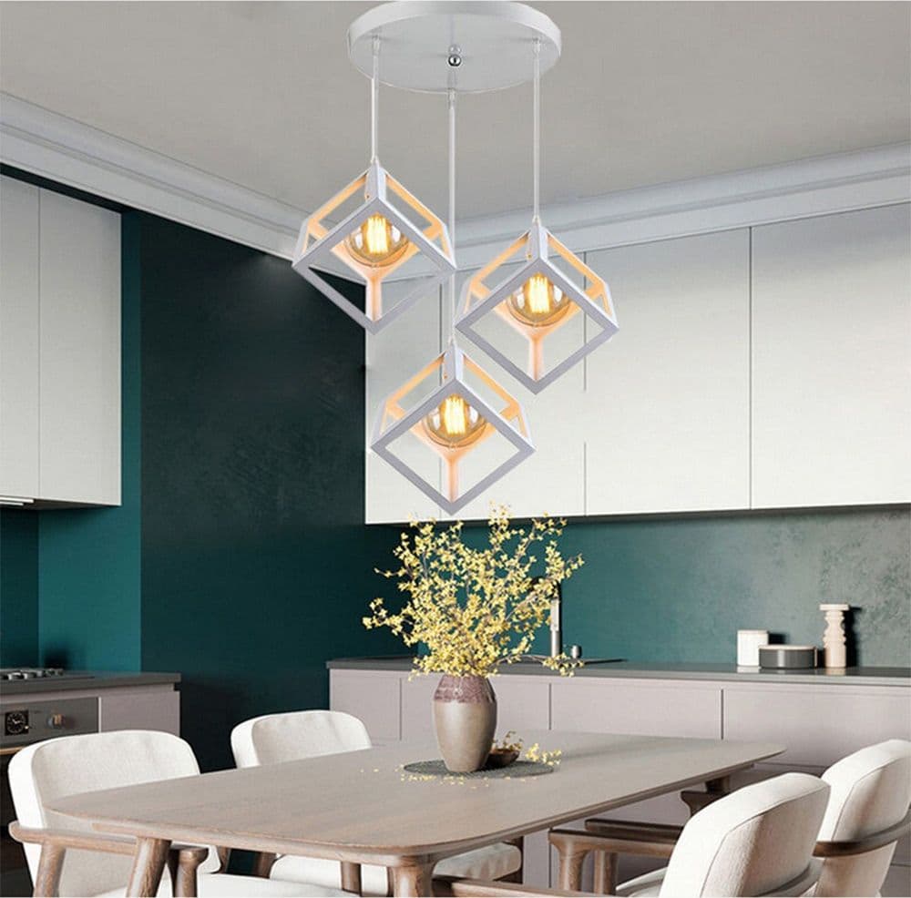 LAMPADARIO DA SOFFITTO A SOSPENSIONE 3 CUBI 3D STILE GEOMETRICO ATTACCO E27 IP20 LP-47 in Lampade a sospensione Trade Shop italia - Napoli, commercioVirtuoso.it
