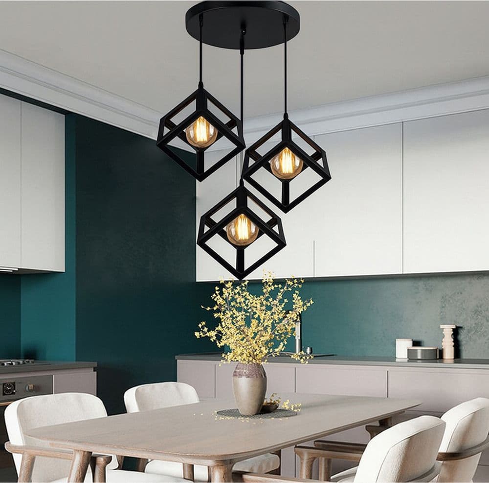 LAMPADARIO DA SOFFITTO A SOSPENSIONE 3 CUBI 3D STILE GEOMETRICO ATTACCO E27 IP20 LP-47 in Lampade a sospensione Trade Shop italia - Napoli, commercioVirtuoso.it