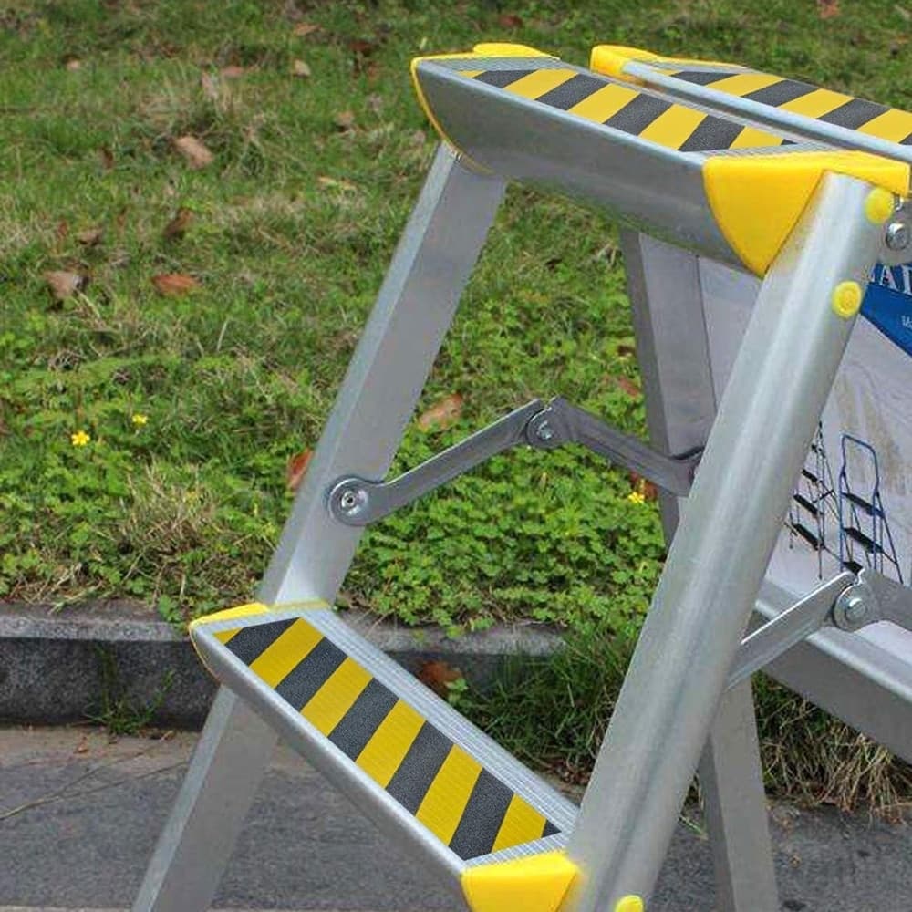 NASTRO ANTISCIVOLO ALTA RESISTENZA SICUREZZA ANTIATTRITO BATTISTRADA 2,5CMX5MT NERO/GIALLO in Nastro di sicurezza Trade Shop italia - Napoli, commercioVirtuoso.it
