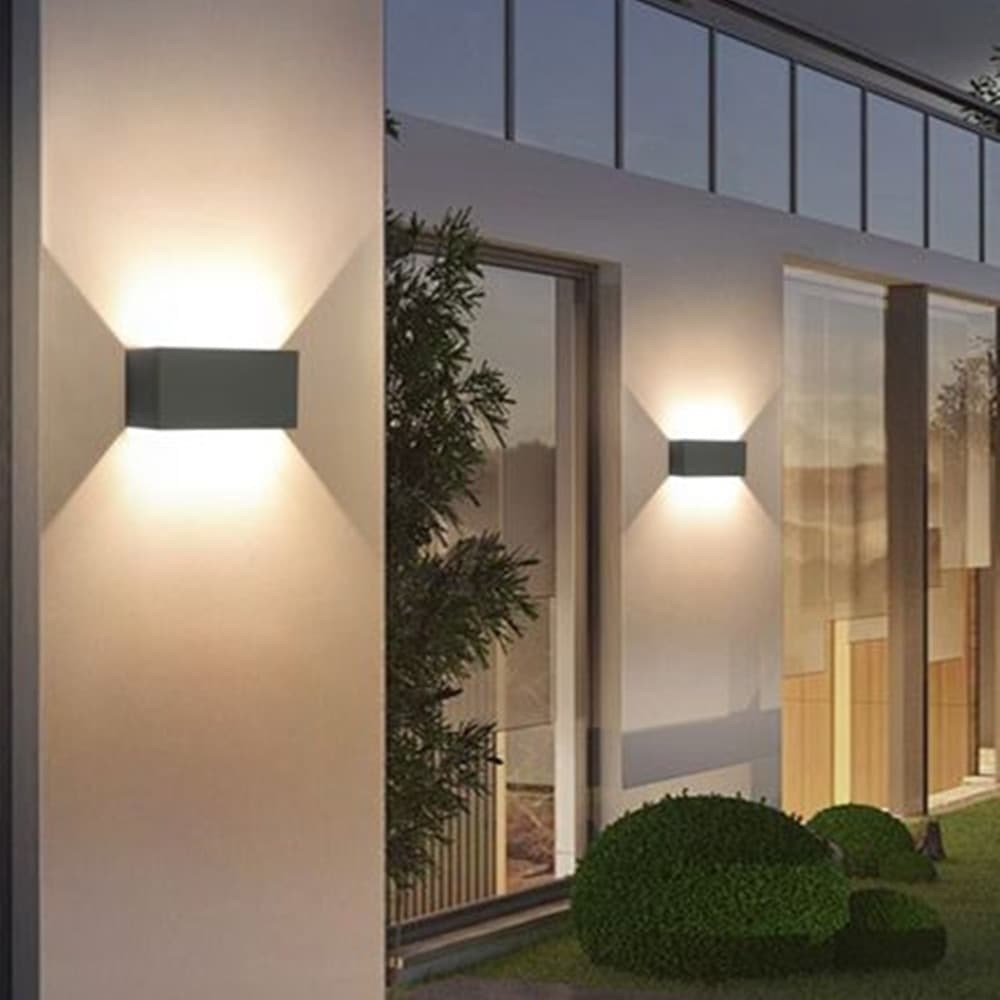 APPLIQUE LAMPADA LED 24W DA ESTERNO A PARETE DOPPIO FASCIO LUMINOSO REGOLABILE IP65 ES30 in Lampade da parete Trade Shop italia - Napoli, commercioVirtuoso.it