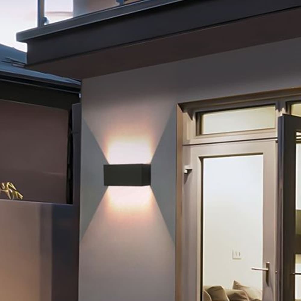 APPLIQUE LAMPADA LED 24W DA ESTERNO A PARETE DOPPIO FASCIO LUMINOSO REGOLABILE IP65 ES30 in Lampade da parete Trade Shop italia - Napoli, commercioVirtuoso.it