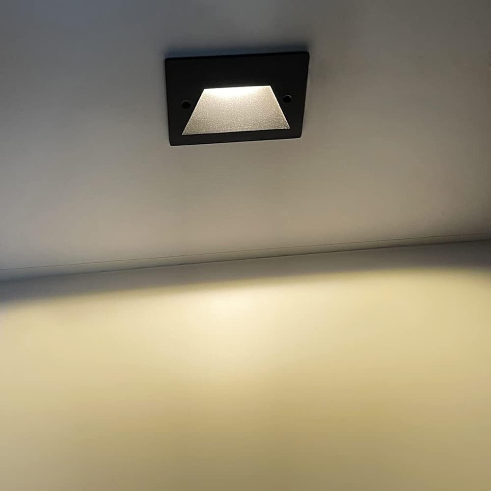 FARETTO INCASSO PER CASSETTA 503 SEGNAPASSO 3W TECNOLOGIA CCT CON SWITCH IP65 ES49-3C in Faretti da muro Trade Shop italia - Napoli, commercioVirtuoso.it