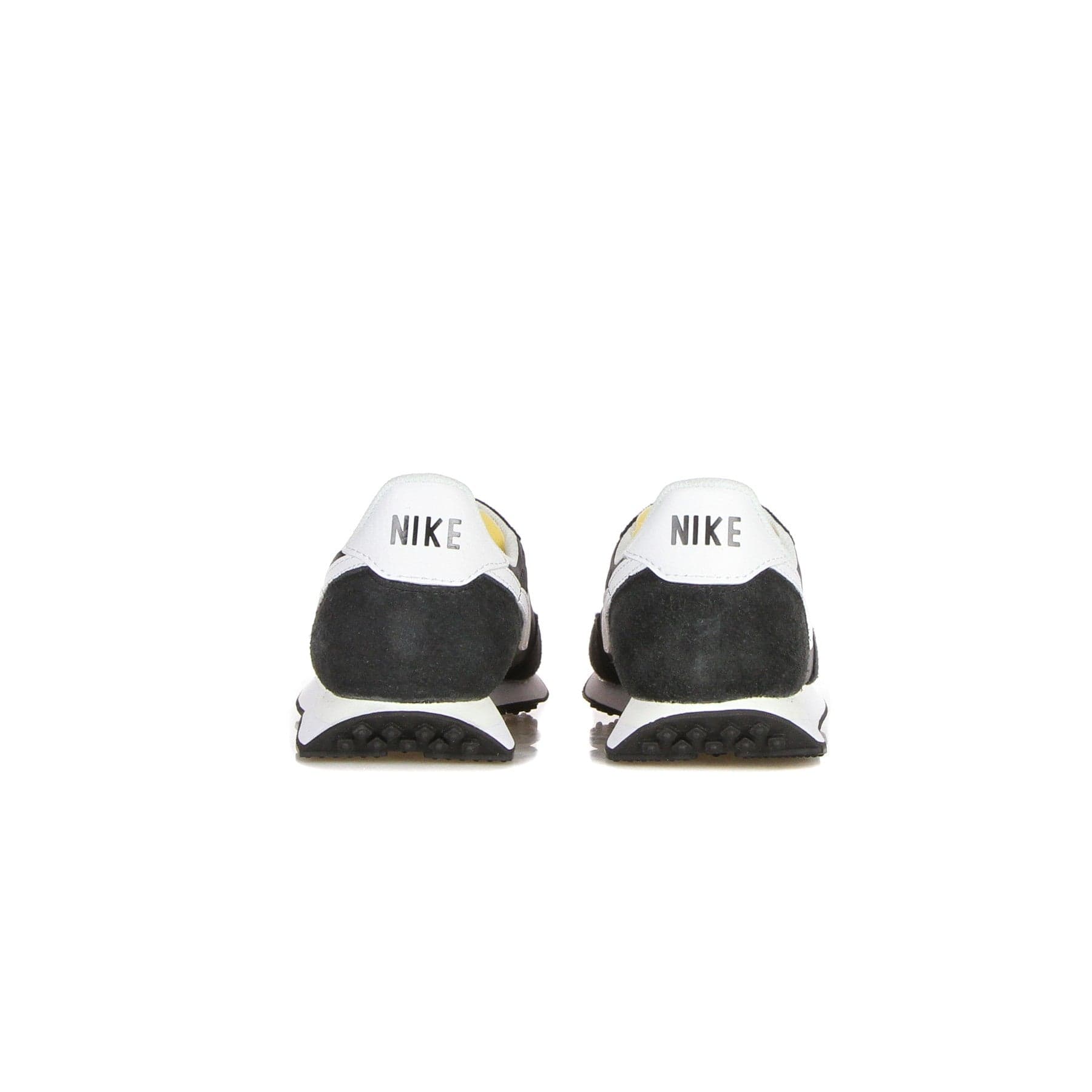 Nike Scarpa Bassa Uomo Waffle Trainer 2 Black/white/sail/total Orange da uomo in Scarpe da corsa su strada Drestige - Casamassima, commercioVirtuoso.it
