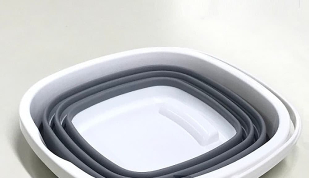 SECCHIO QUADRATO PIEGHEVOLE DA 7,5 LT CON MANIGLIE MULTIFUNZIONALE PORTATILE SALVASPAZIO in Secchi Trade Shop italia - Napoli, commercioVirtuoso.it