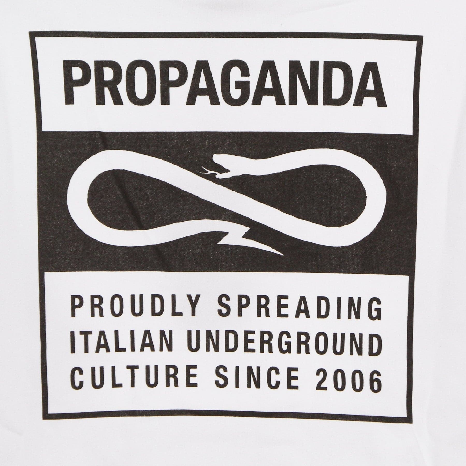 PROPAGANDA Felpa Cappuccio Uomo Label Hoodie White da uomo in Felpe con cappuccio Drestige - Casamassima, commercioVirtuoso.it