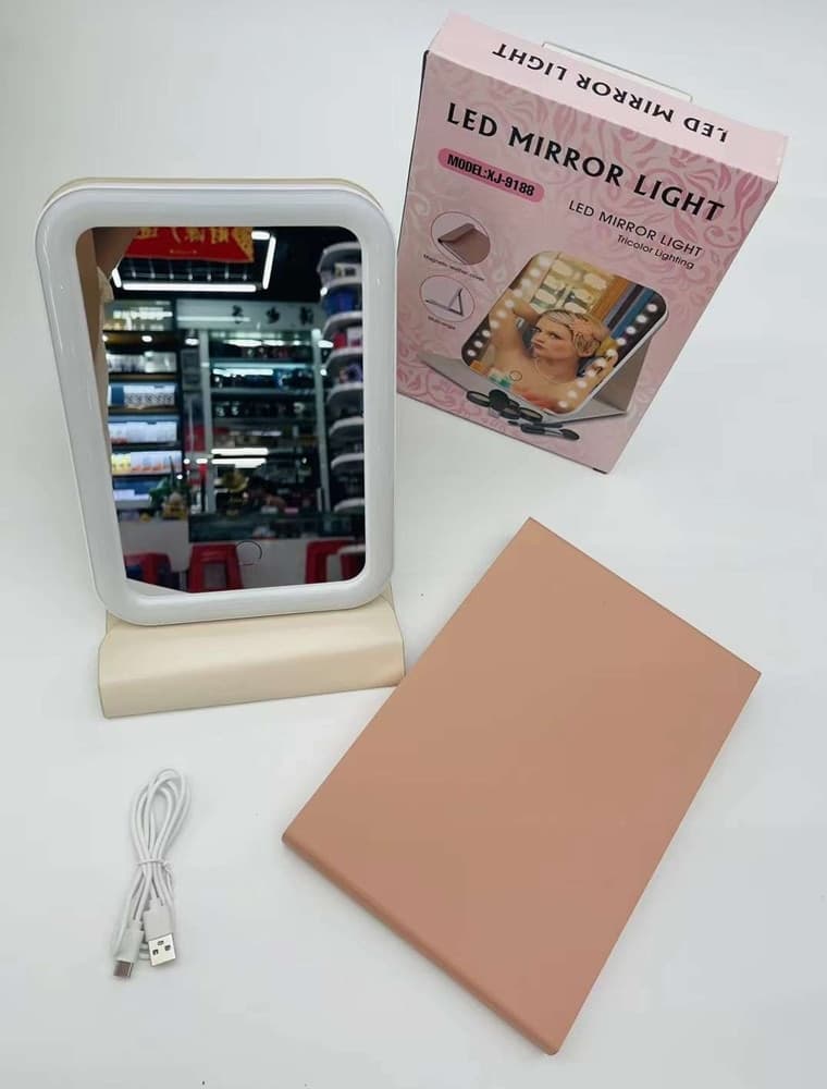 SPECCHIO TRUCCO LUMINOSO LUCE A LED CON ILLUMINAZIONE A TRE COLORI RICARICA USB PORTATILE in Specchi da tavolo Trade Shop italia - Napoli, commercioVirtuoso.it