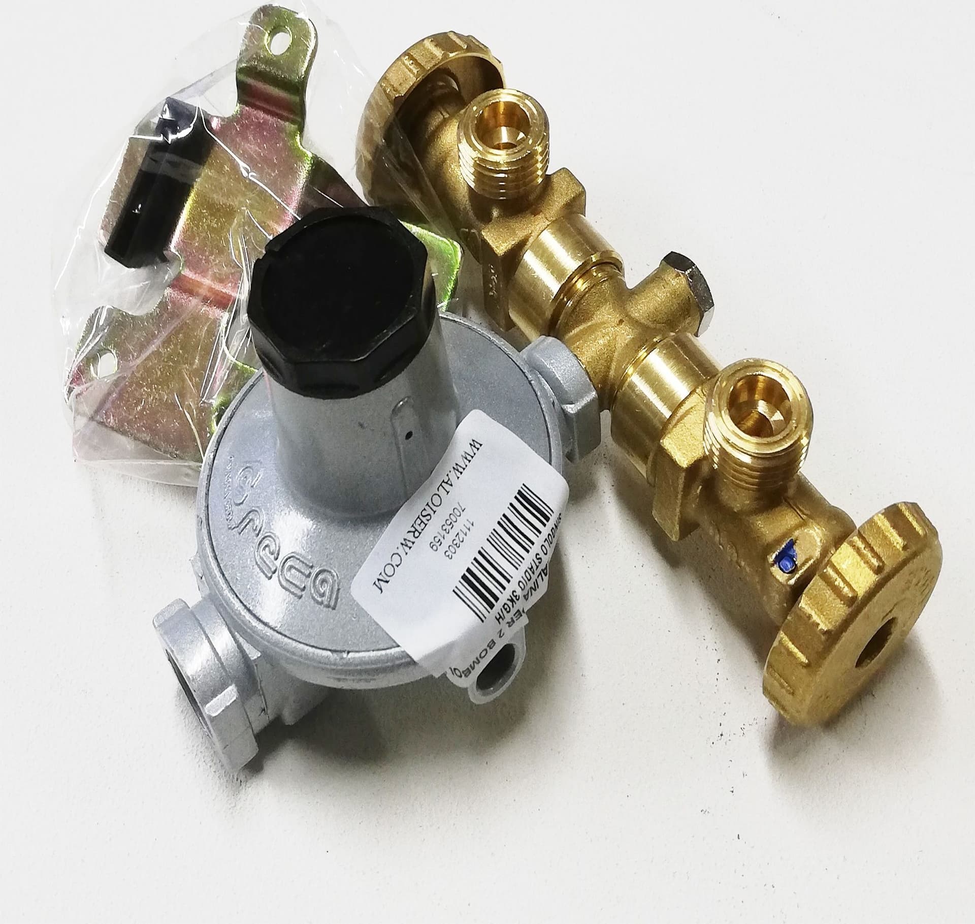 Mini centralina singolo stadio da 3kg/h per due bombole gas gpl per scaldabagno in Regolatori gas e pompe Aloiserw.com - Altomonte, commercioVirtuoso.it