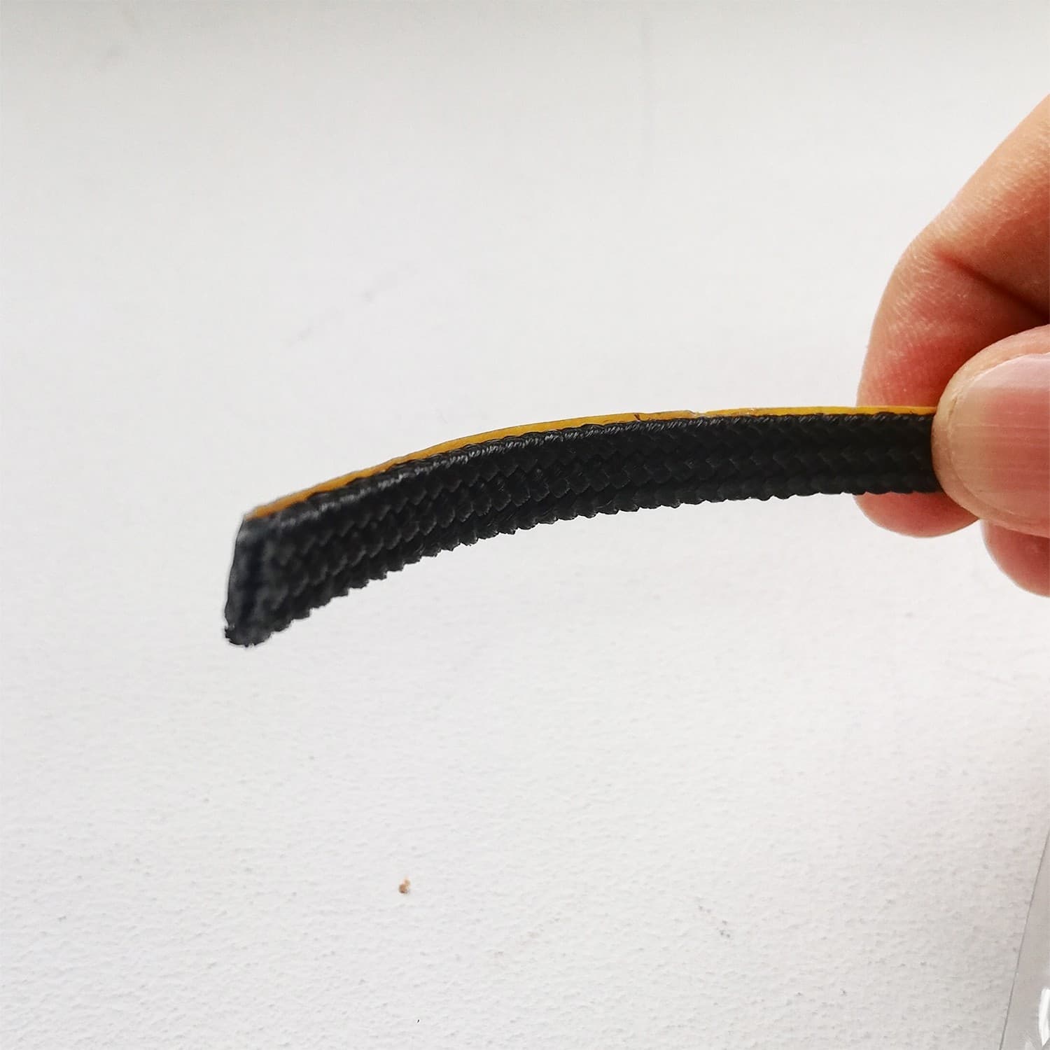 Kit black tex guarnizione adesiva da 8x2mm in Paraspifferi e guarnizioni Aloiserw.com - Altomonte, commercioVirtuoso.it