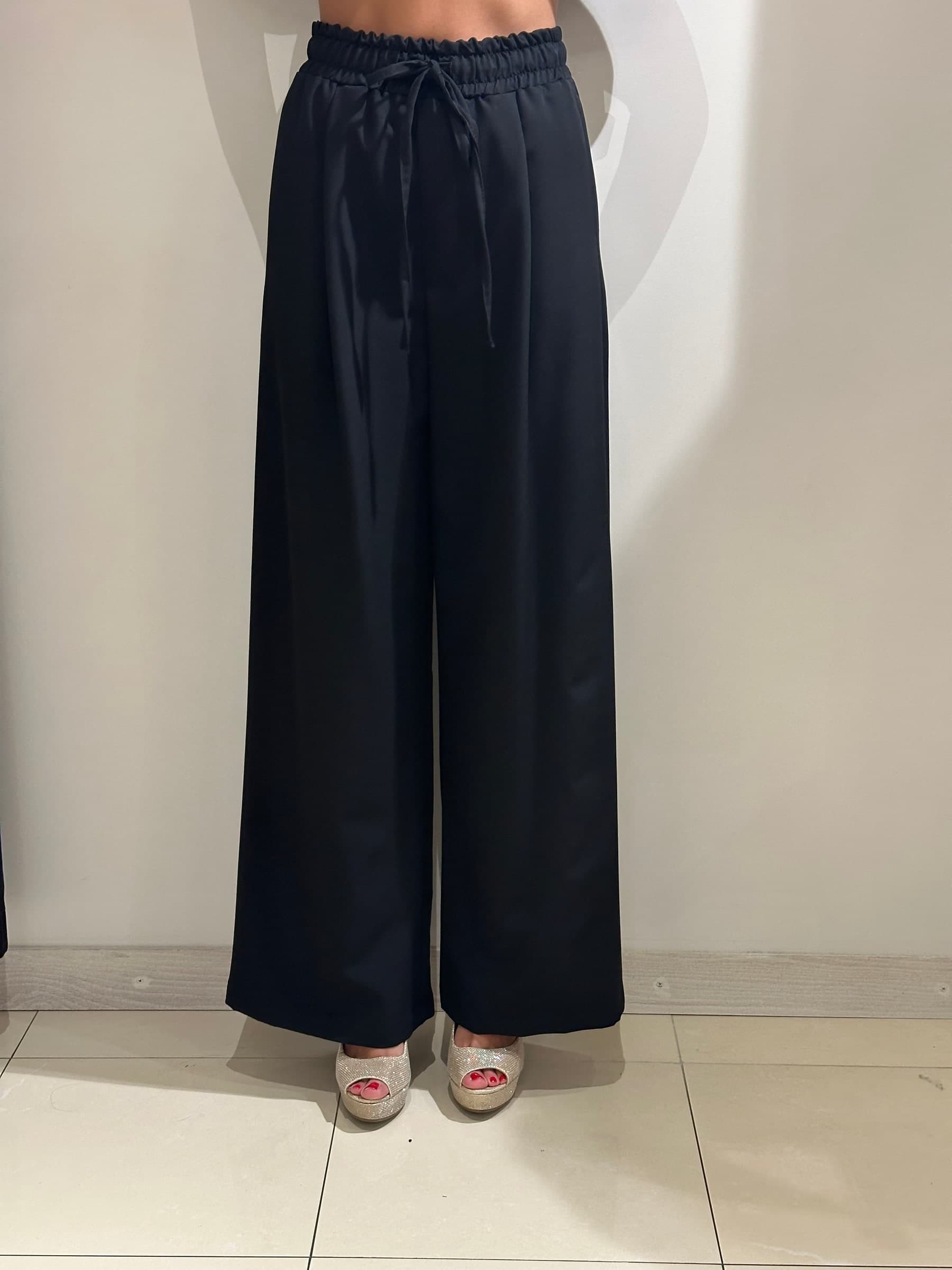 Pantalone ampio con coulisse grigio in Pantaloni Kanal 32 - Santa Maria di Licodia, commercioVirtuoso.it