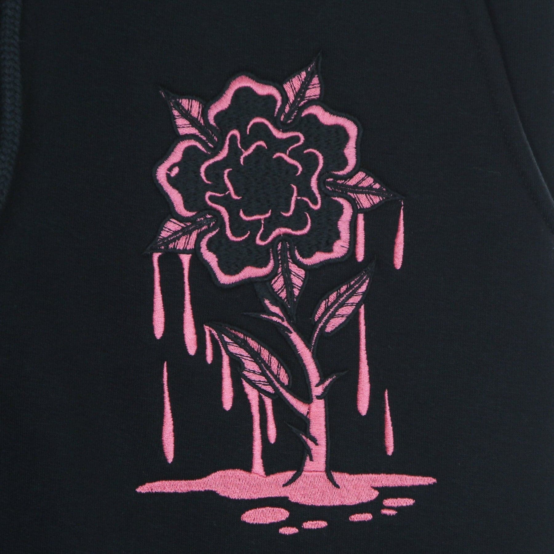 DOOMSDAY Pantalone Tuta Felpato Uomo Rose Embroidery Sweatpants Black da uomo in Pantaloni sportivi Drestige - Casamassima, commercioVirtuoso.it