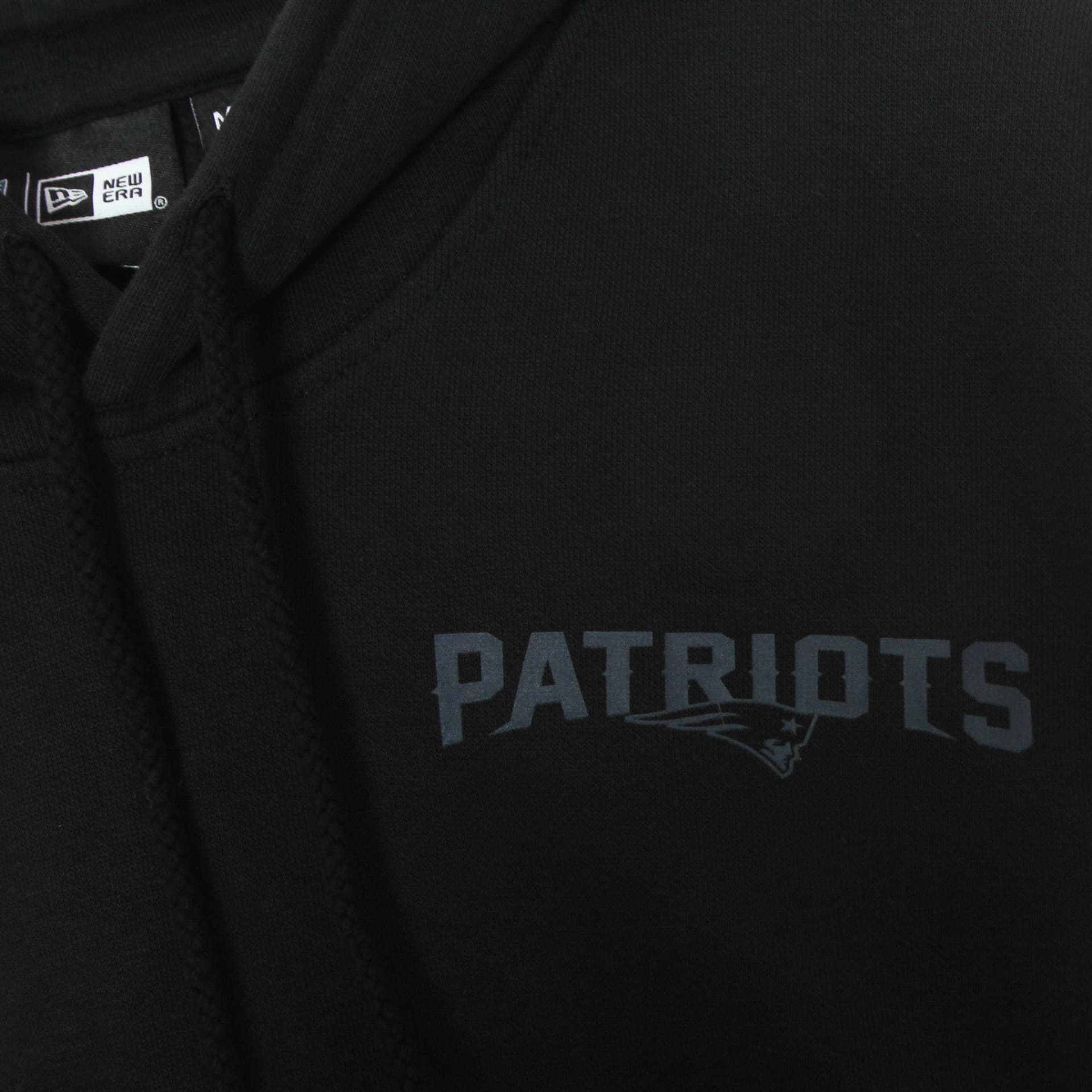 NEW ERA Felpa Cappuccio Uomo Nfl Outline Logo Po Hoodie Neepat Black/original Team Colors da uomo in Maglioni Drestige - Casamassima, commercioVirtuoso.it