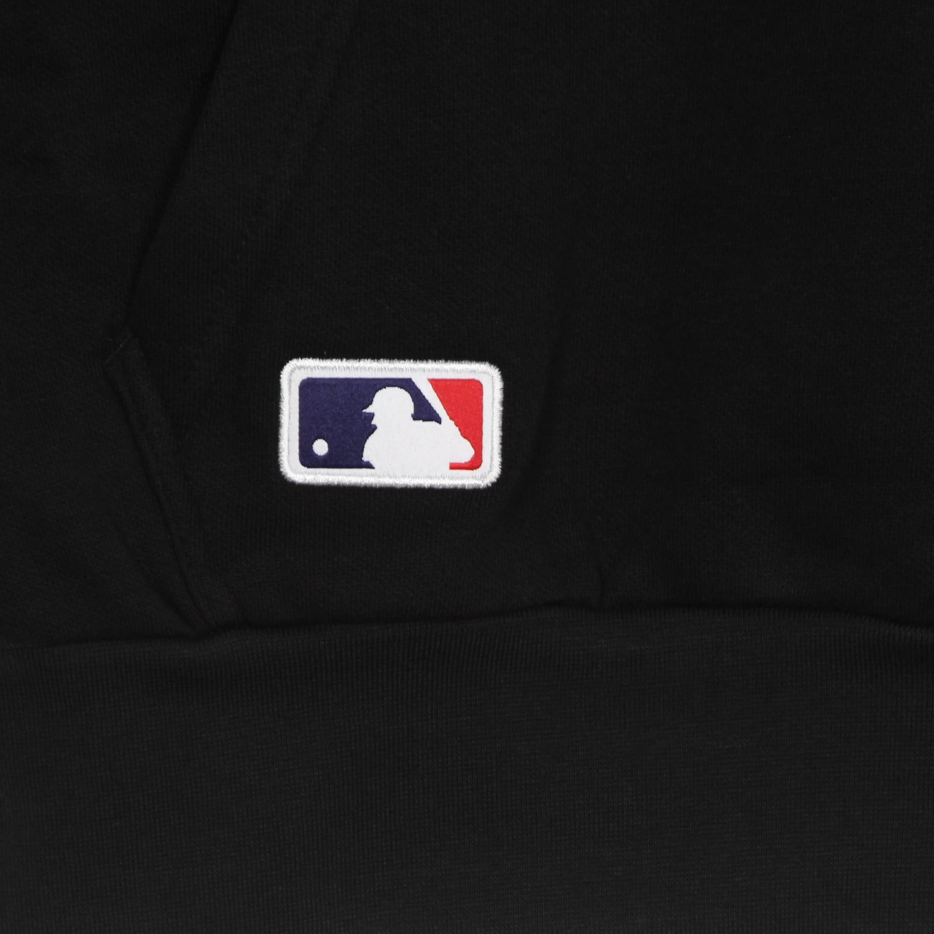 NEW ERA Felpa Cappuccio Uomo Mlb Seasonal Team Logo Hoodie Neyyan Black/hot Red da uomo in Felpe con cappuccio Drestige - Casamassima, commercioVirtuoso.it