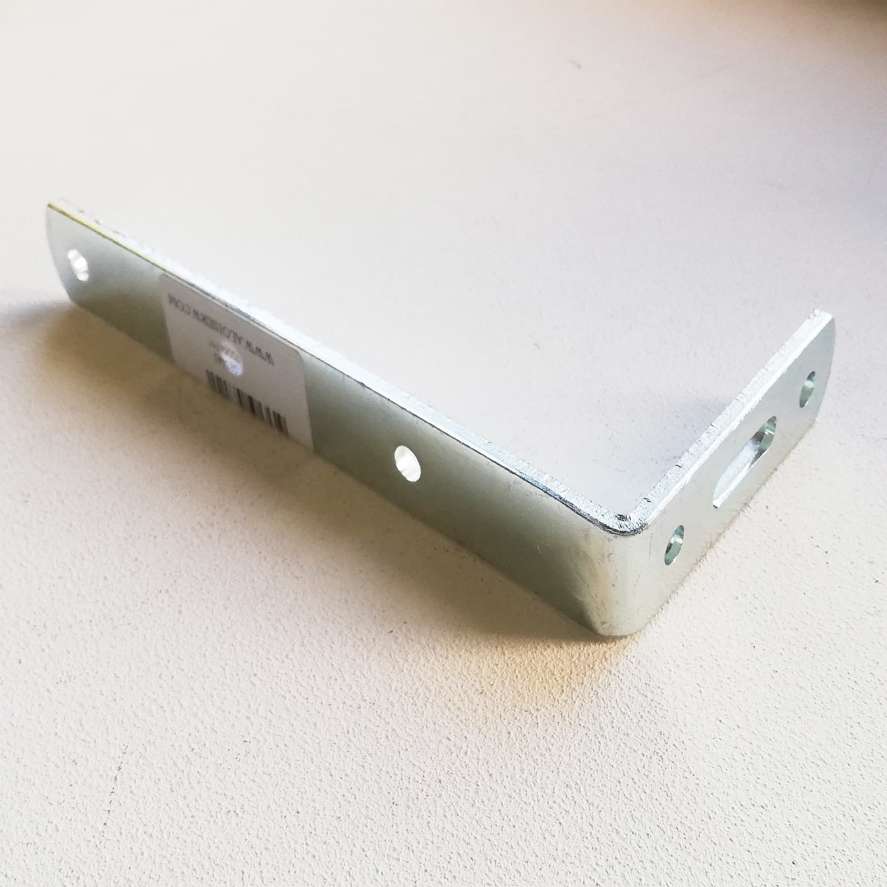 Reggimensola staffa zincata pesante 10cm senza saetta di rinforzo in Staffe e supporti per mensole Aloiserw.com - Altomonte, commercioVirtuoso.it