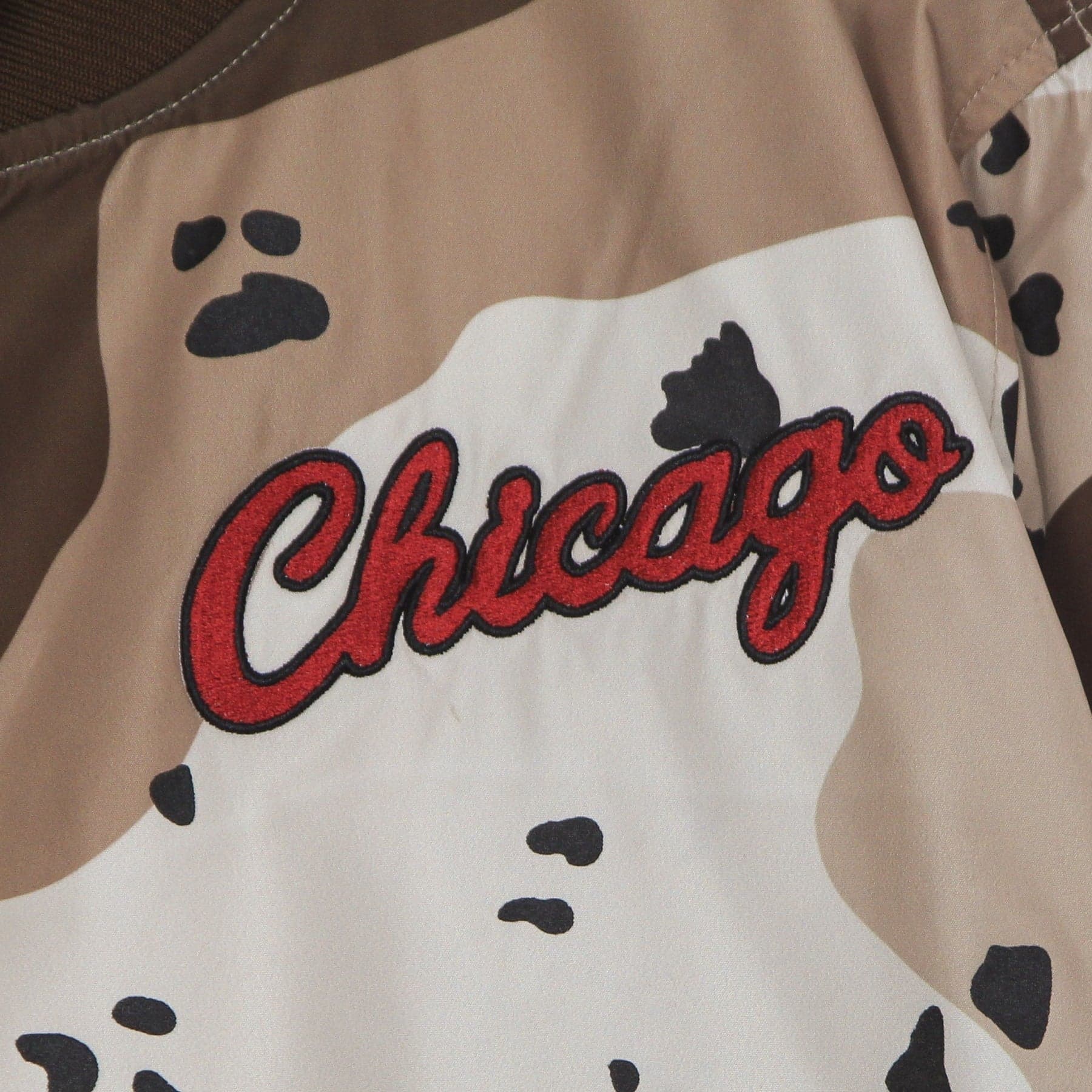 MITCHELL &amp; NESS Giubbotto Bomber Uomo Nba Camo Reflective Jacket Chibul Camo/original Team Colors da uomo in Giacche Drestige - Casamassima, commercioVirtuoso.it