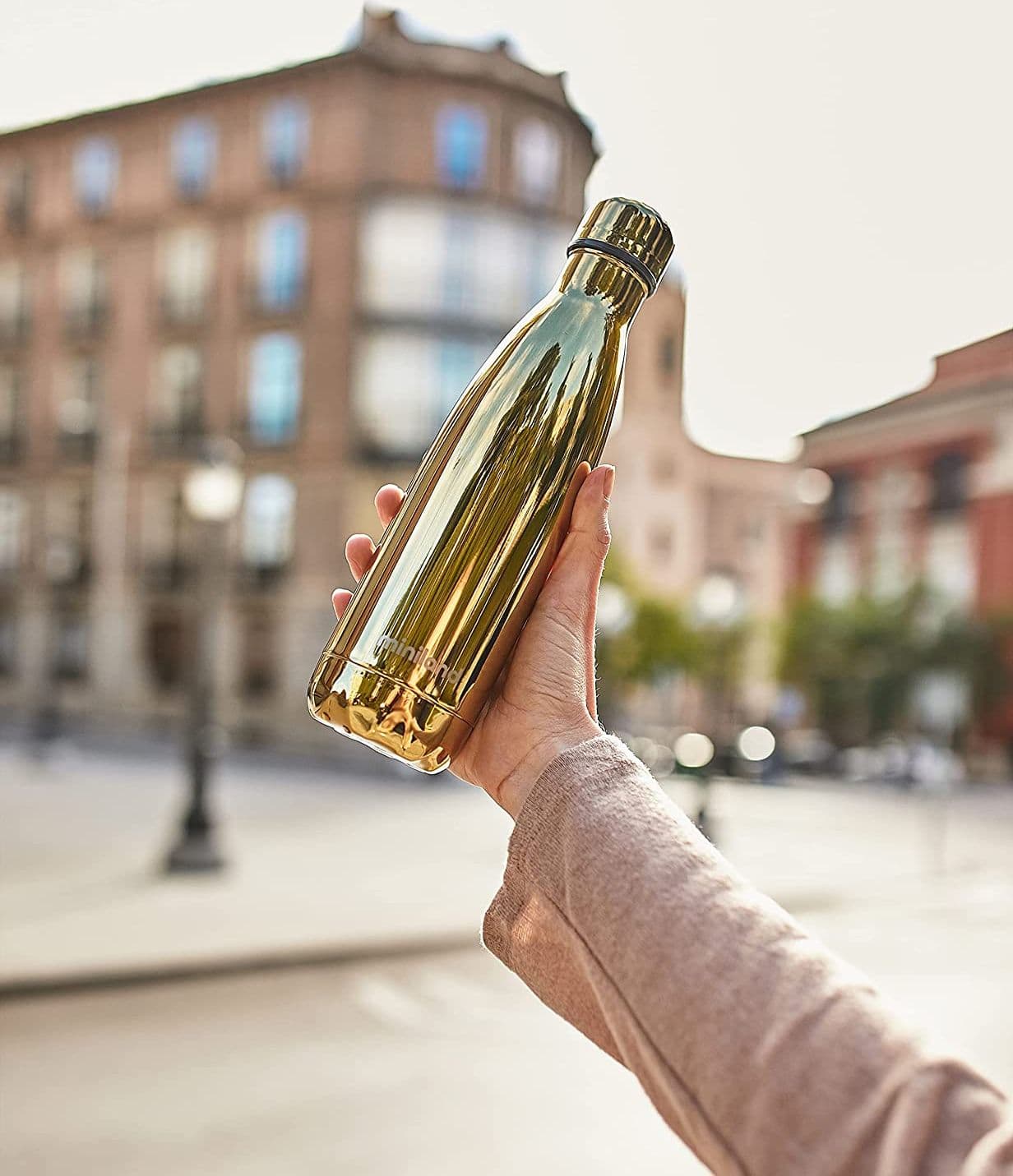 89401 - Bottiglia Termica In Finitura Cromata Gold - 500ml in Thermos per bibite Centro Bimbo - Siderno, commercioVirtuoso.it