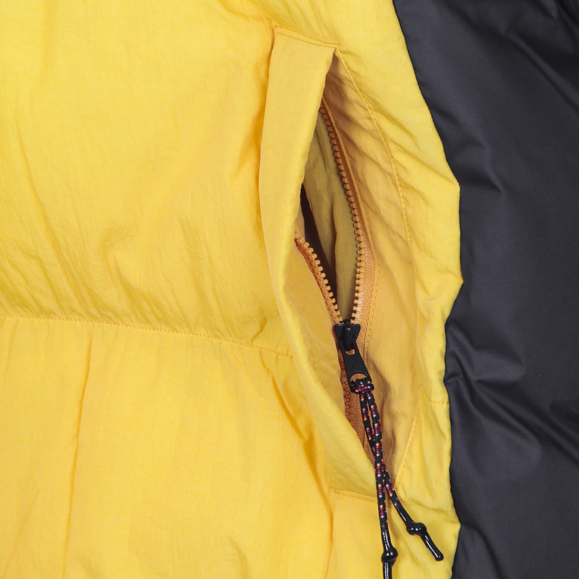 JORDAN Piumino Uomo Essential Puffer Jacket Pollen da uomo in Giacche Drestige - Casamassima, commercioVirtuoso.it