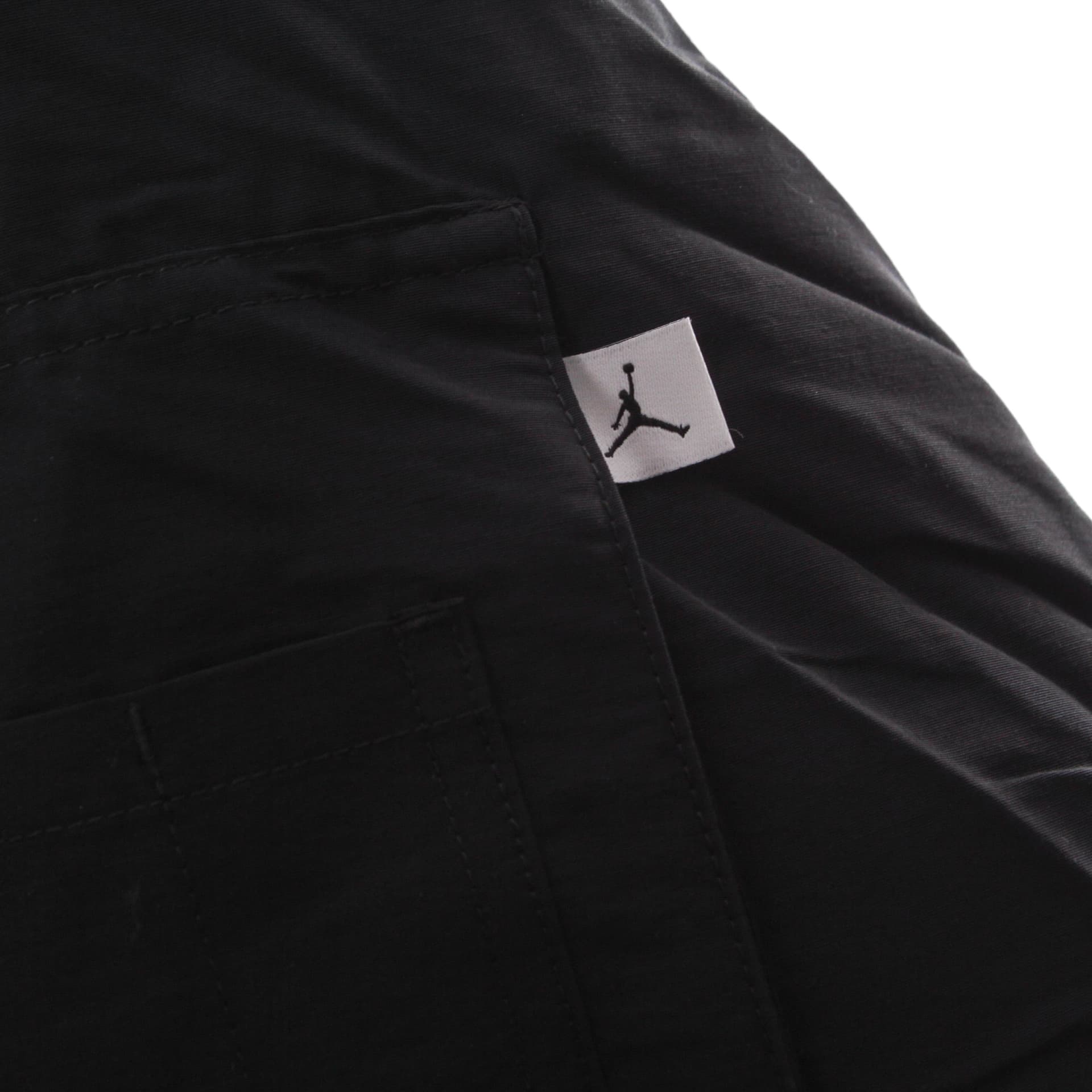 JORDAN Giubbotto Uomo Essential Statement Ma-1 Jacket Black/gym Red da uomo in Giacche sportive e tecniche Drestige - Casamassima, commercioVirtuoso.it
