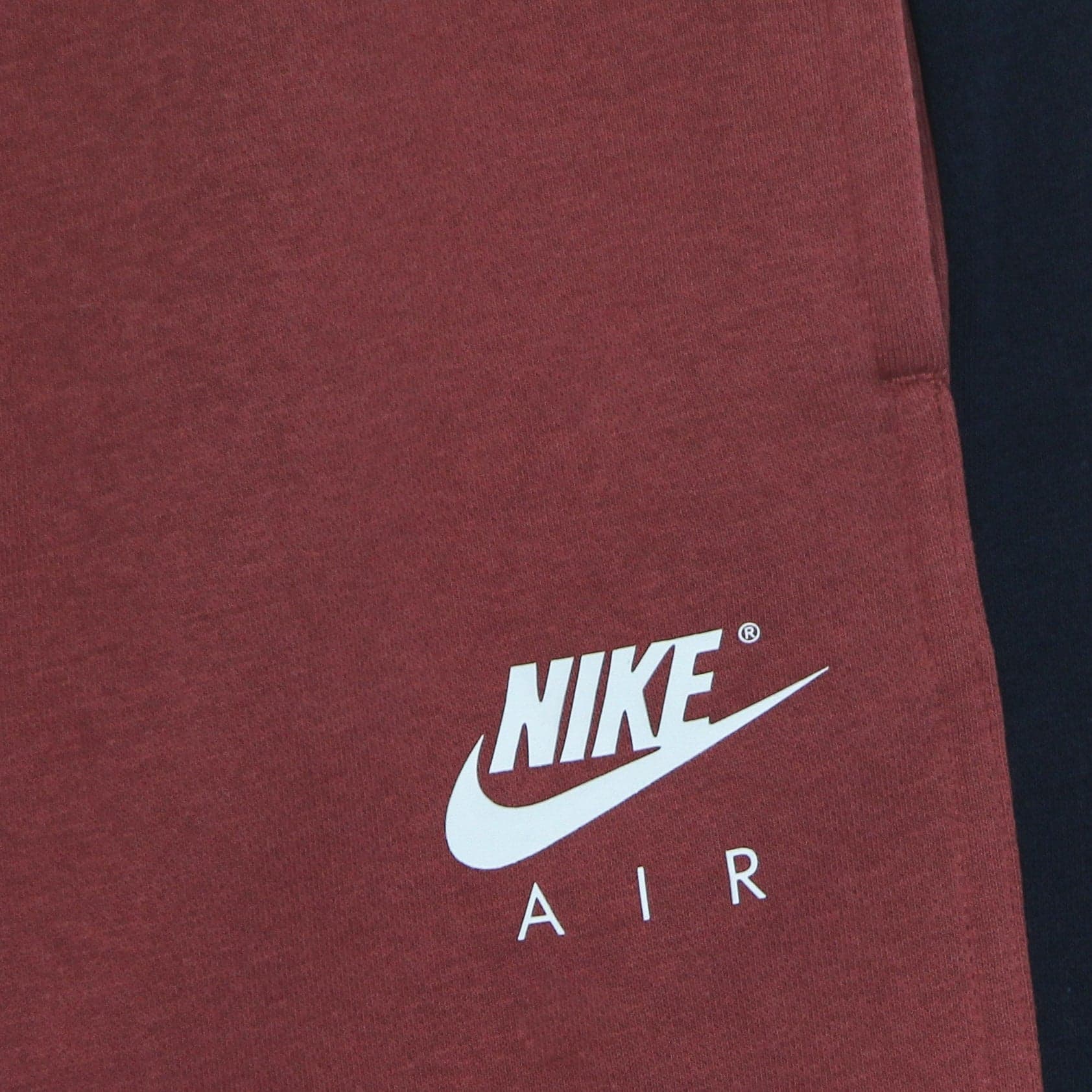Nike Pantalone Tuta Leggero Uomo Air Bb Fleece Pant Cedar/obsidian/white da uomo in Pantaloni sportivi Drestige - Casamassima, commercioVirtuoso.it