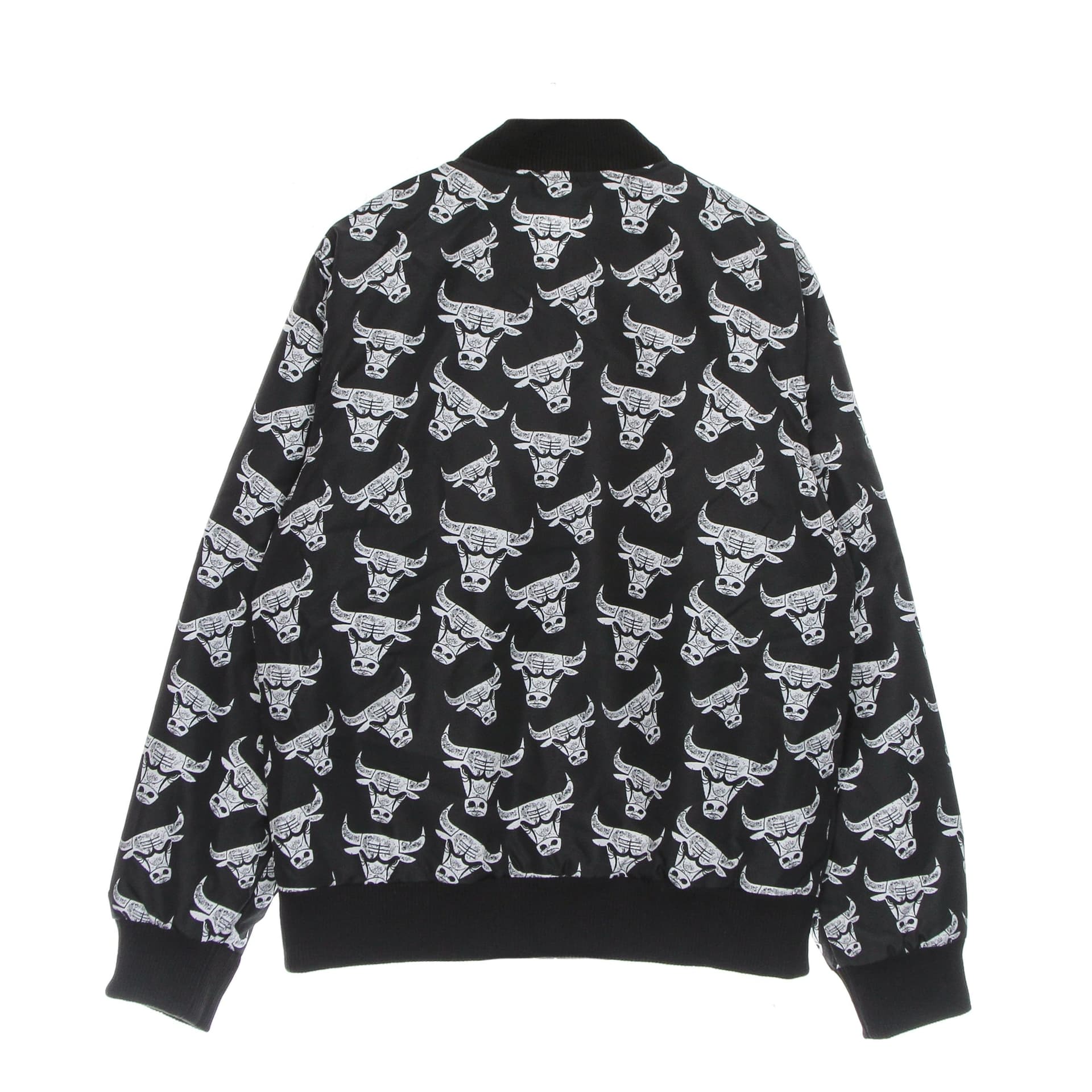NEW ERA Giubbotto Bomber Uomo Nba All Over Print Distressed Logo Bomber Jacket Chibul Black da uomo in Giacche Drestige - Casamassima, commercioVirtuoso.it