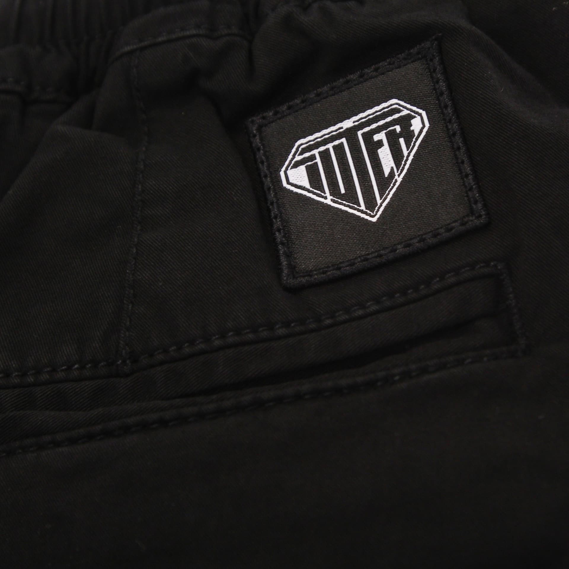 IUTER Pantalone Lungo Uomo Jogger Black da uomo in Pantaloni sportivi Drestige - Casamassima, commercioVirtuoso.it