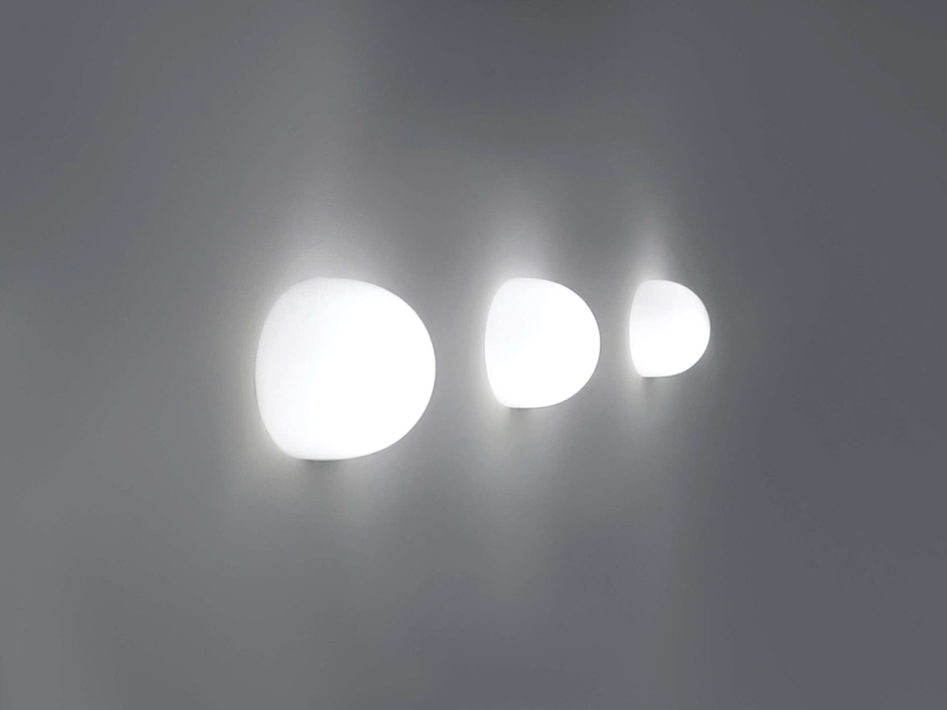 Flos Glo-Ball Wall in Applique Brilla Luce - Sarzana, commercioVirtuoso.it