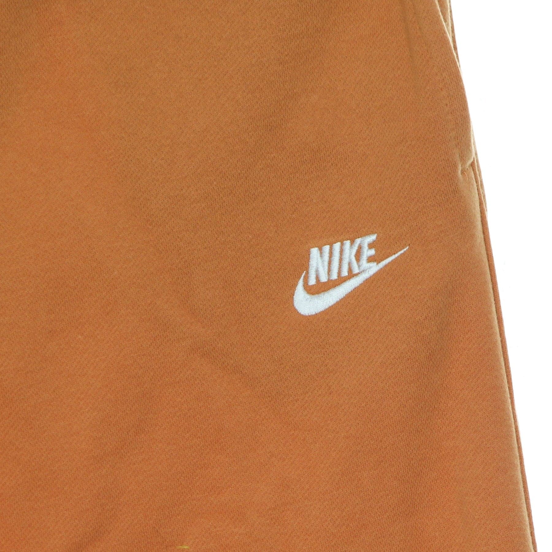 Nike Pantalone Tuta Felpato Uomo Sportswear Club Fleece Pant Hot Curry/hot Curry/white da uomo in Pantaloni sportivi Drestige - Casamassima, commercioVirtuoso.it