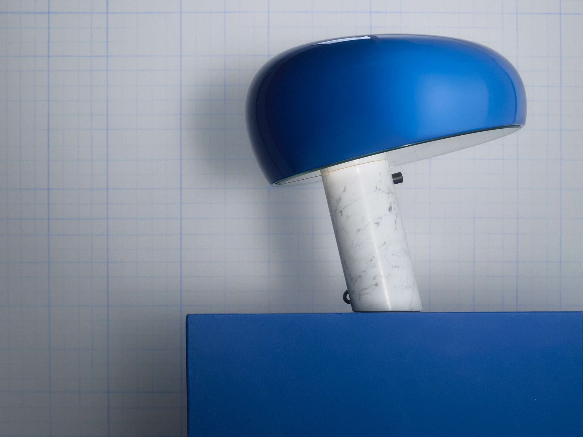 Flos Snoopy Navy Blue Lampada da Tavolo in Lampade da tavolo e abat-jour Brilla Luce - Sarzana, commercioVirtuoso.it