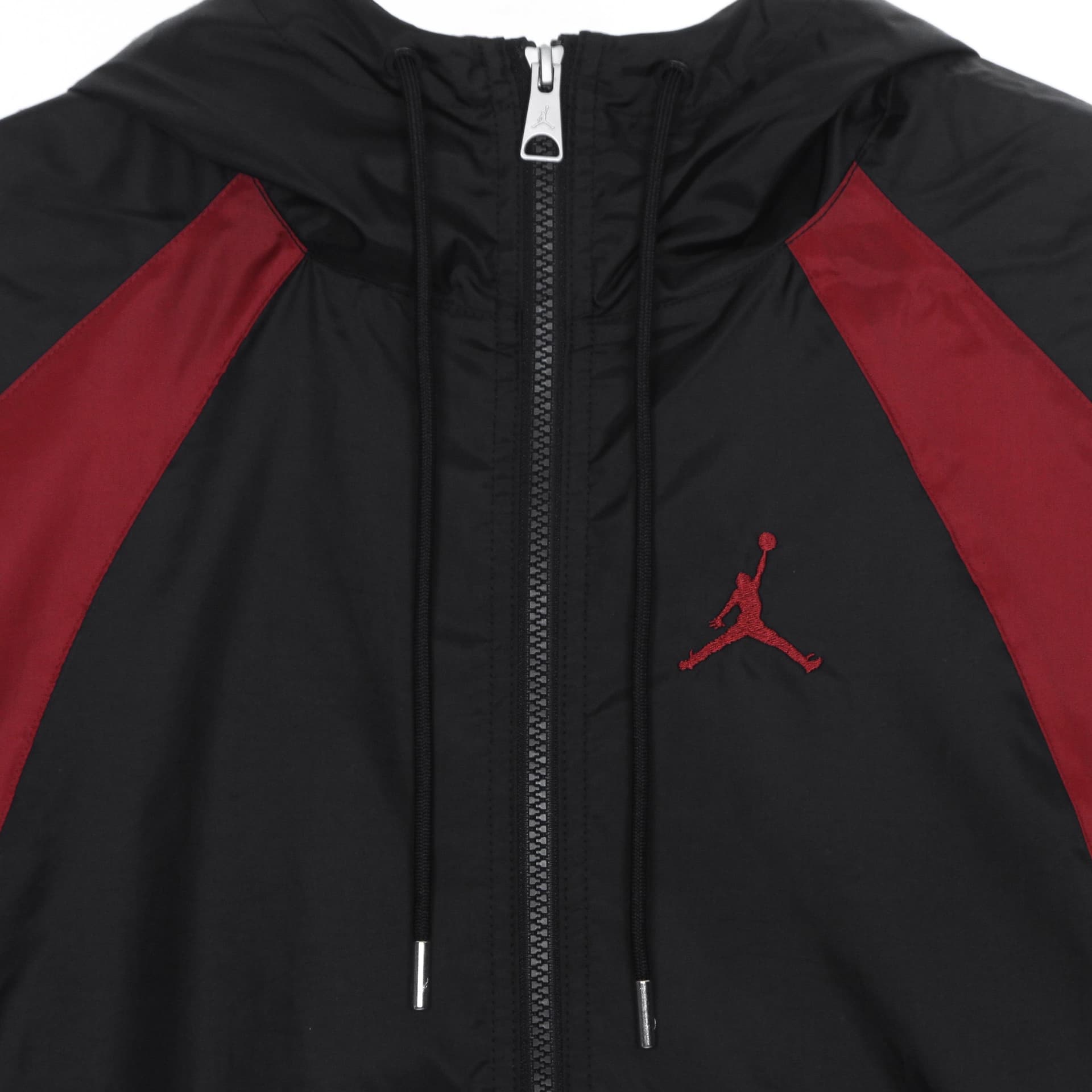 JORDAN Giacca a Vento Uomo Essentials Woven Jacket Black/gym Red da uomo in Giacche sportive e tecniche Drestige - Casamassima, commercioVirtuoso.it