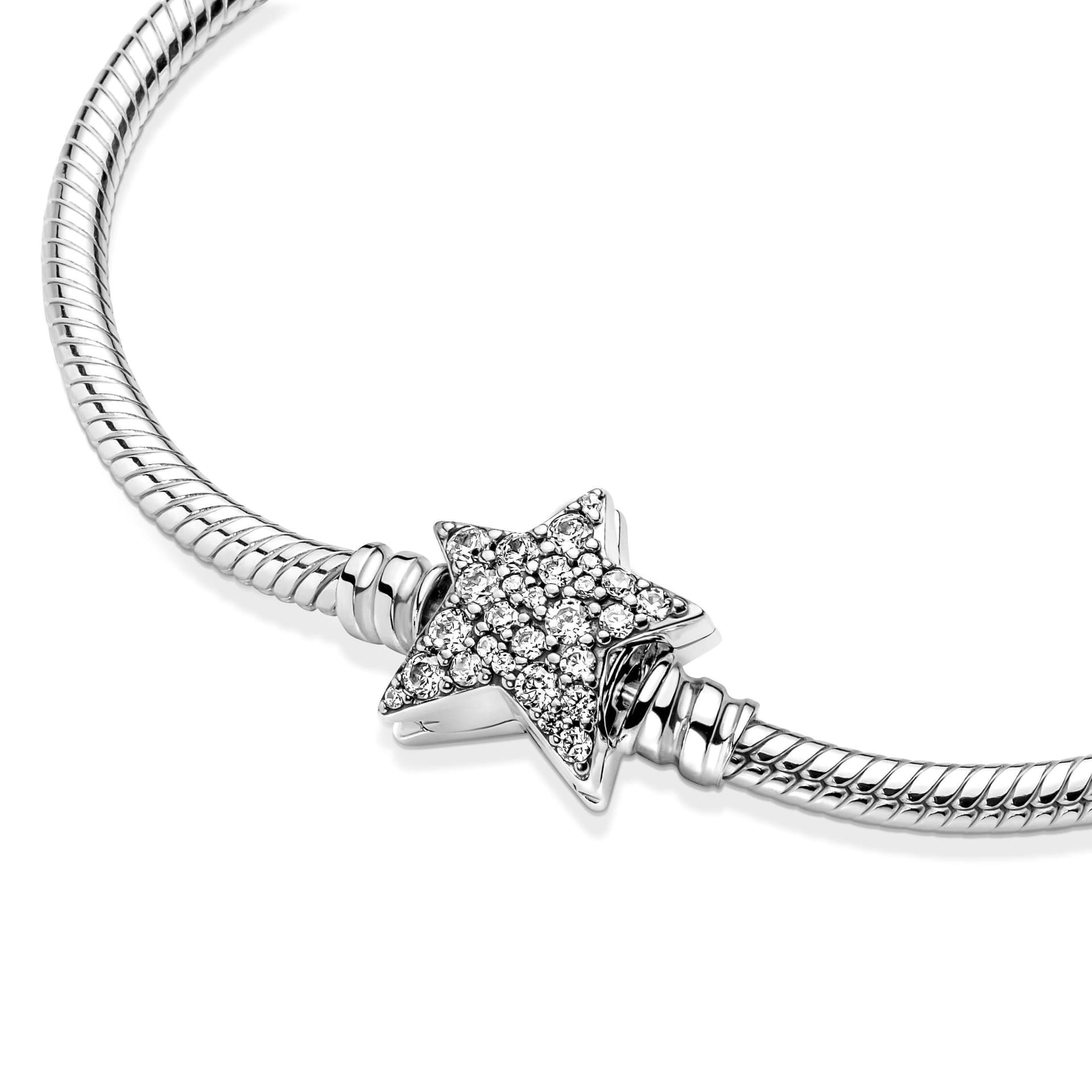 PANDORA  - Bracciale Moments a maglia snake con chiusura a stella asimmetrica in Bracciali Alba Gioielli - Casoria, commercioVirtuoso.it